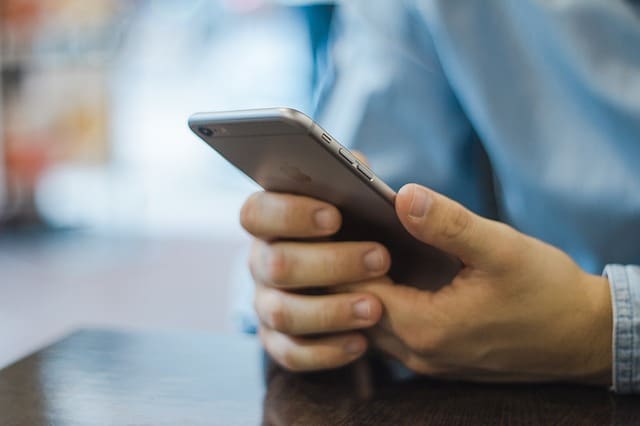 Menghubungi Pihak Indosat Ooredoo Melalui Menu Website Hubungi Kami Terkait SMS Penipuan