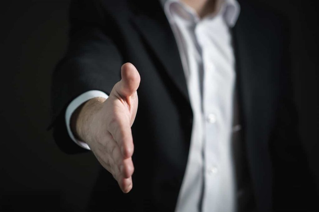 Berkenalan dalam forum bisnis
