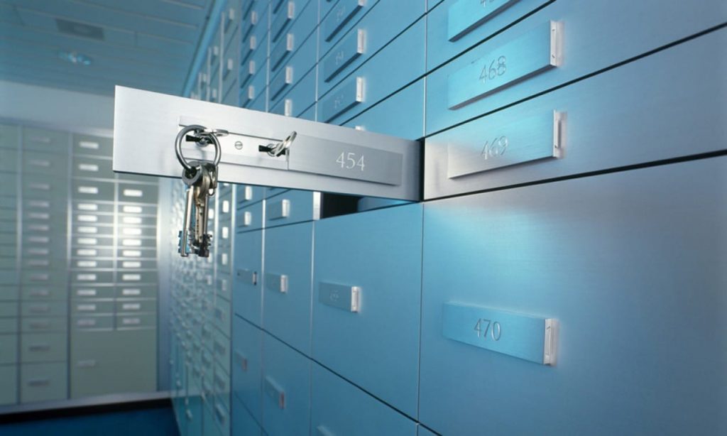 Menyimpan Emas pada Safe Deposit Box Bank via galleryhip.com