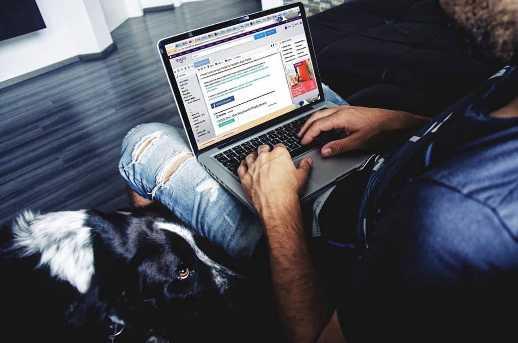 Kotak masuk pesan di email sering dibanjiri oleh spam? Berikut ini adalah panduan cara menjaga dan melindungi alamat email pribadi dari serangan spam.