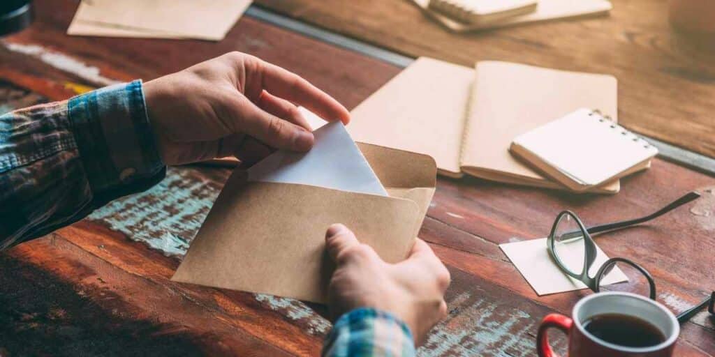 CONTOH SURAT PENGUNDURAN DIRI SEDERHANA, RESMI, DAN SOPAN
