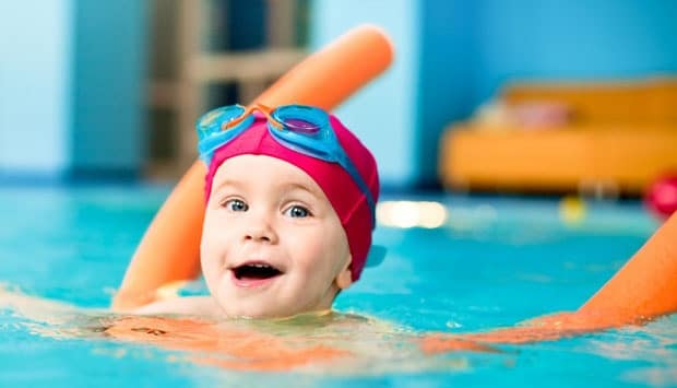 Air di Kolam Renang Tidak Baik untuk Kilau Emas Perhiasan <a href="http://gaya.tempo.co/read/news/2012/12/30/060451123/renang-bikin-anak-cerdas">tempo.co</a>