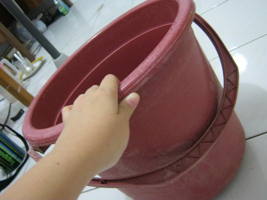 Baiknya melepas emas perhiasan ketika ingin mencuci pakaian/baju via <a href="http://fjb.kaskus.co.id/product/5135b903552acf5d32000008/rice-cooker-kipas-angin-garage-sale-barang-lainnya/">Kaskus</a>