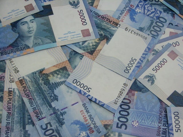 Koin Emas Dinar dan Koin Perak Dirham Bisa juga Kok Dipakai untuk Sedekah dan Infaq