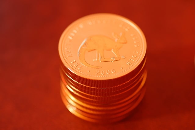 Anda Ingin Investasi Emas? Hati-Hati Emas Palsu! 6 September 30th, 2026 • Blog Situstarget Pengujian keaslian emas dengan mengetahui massa jenis emas