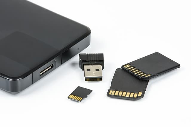 Hal-hal yang Perlu Anda Lakukan Sebelum Menjual Smartphone 3 September 30th, 2026 • Blog Situstarget Backup data smartphone menggunakan flashdisk, harddisk, microSD, maupun Google Drive