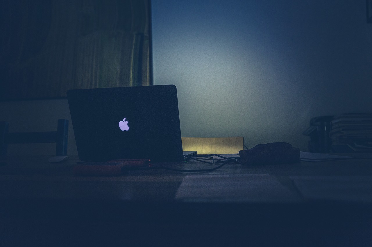 Cara Mengamankan Macbook dari Serangan Hacker 10 September 30th, 2026 • Blog Situstarget Gunakan software original, jangan gunakan software bajakan atau hasil crack.