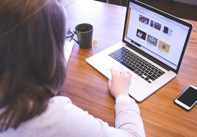 Pengujian transfer kecepatan pada laptop untuk mengirim dan menerima file dalam ukuran besar